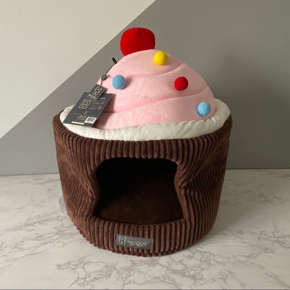 nandog cupcake